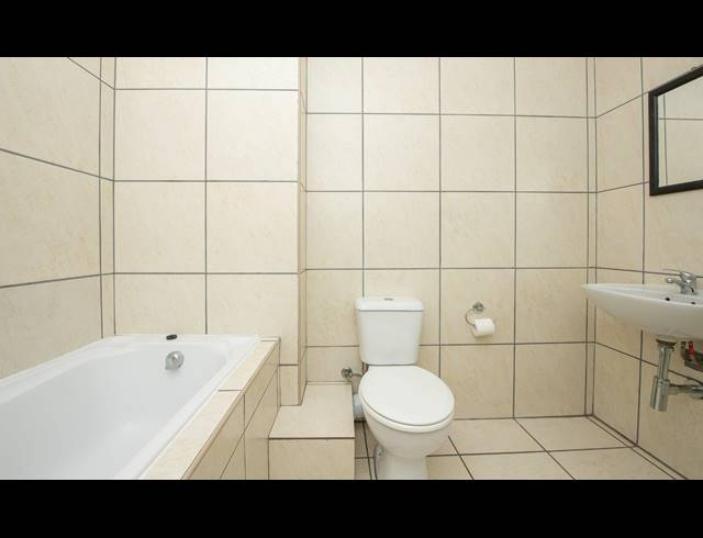 2 BEDROOM APARTMENT FOR SALE IN BRACKENFELL SOUTH